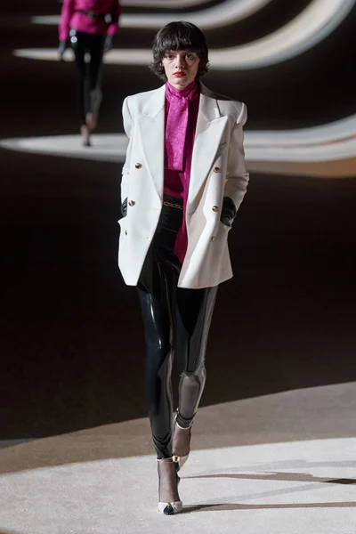 Look 44
